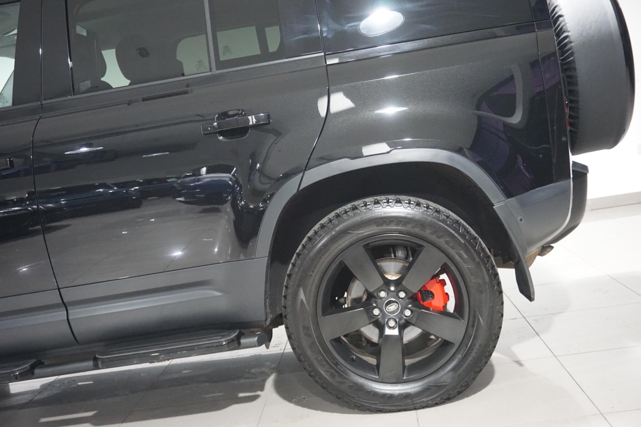 Land Rover Defender 110 3.0 D250 MHEV HSE Hard Top SUV 5dr Diesel Auto 4WD MWB Euro 6 (s/s) (250 ps)